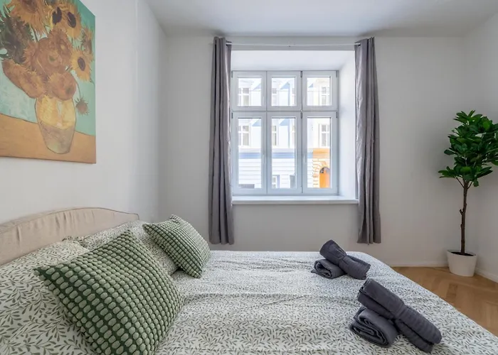Central Premium Apartment With Balcony